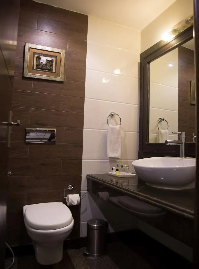 Bluemont Beacon Hotel New Delhi Gurgaon 4*,