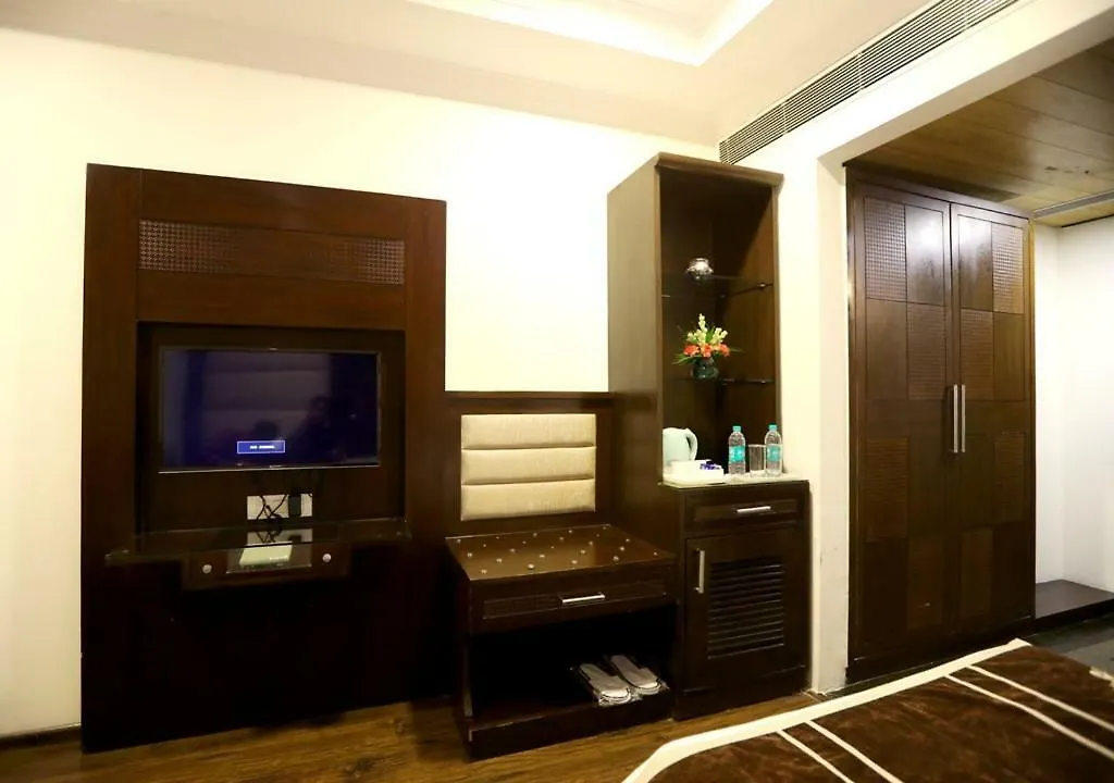 Bluemont Beacon Hotel New Delhi Gurgaon 4*,